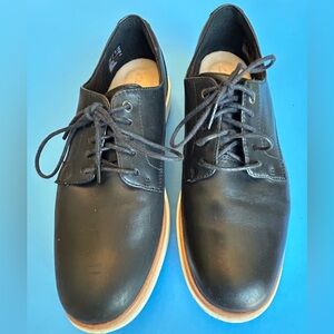 Clarks Black Leather Lace Up Shoes with Tan Base